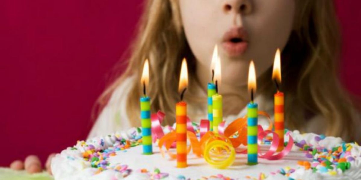 ¡Apagar las velas de los pasteles queda prohibido! 😰 Chismes Today